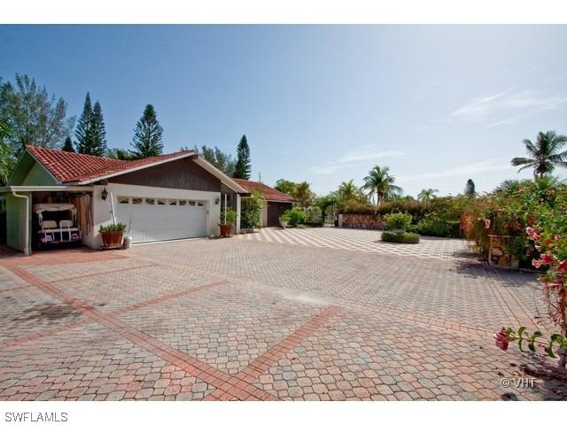 12286 Isabella Dr., Bonita Springs, FL