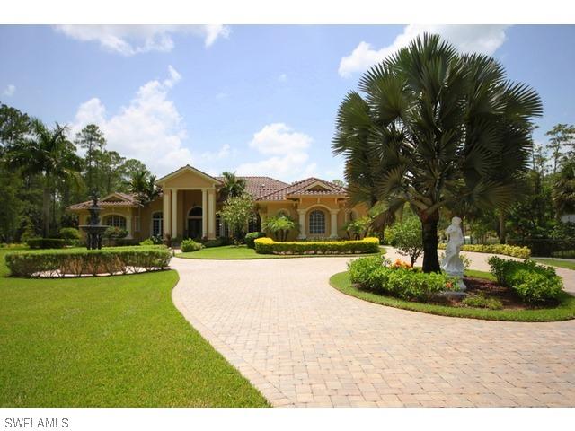 4620 1st Ave., Naples, FL 34119