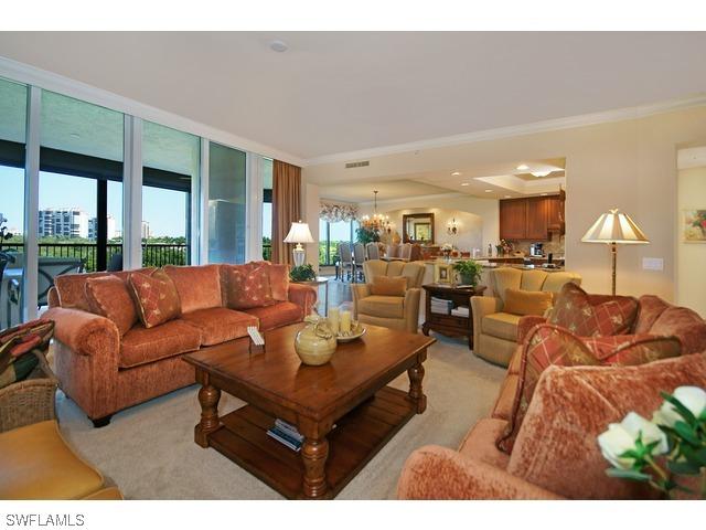 7575 Pelican Bay Blvd. #407, Naples, FL 34108