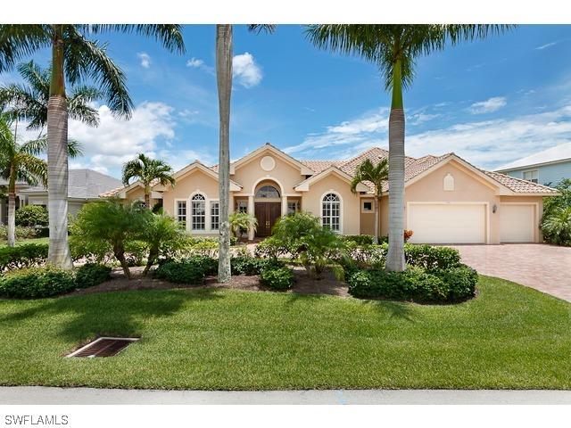 590 Putter Point Pl., Naples, FL 34103