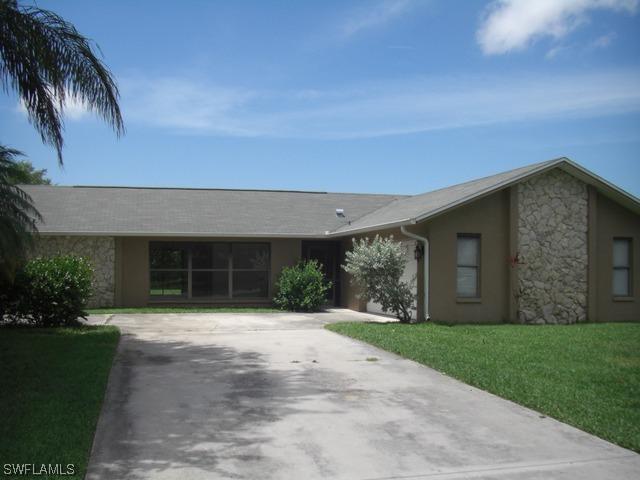 9825 Sandringham Gate, Naples, FL 34109