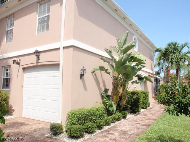 5617 Cove Cir., Naples, FL