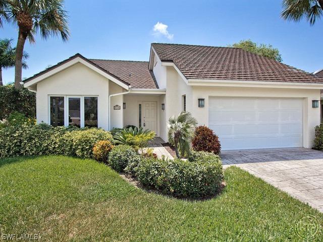 712 Heathery Ln., Naples, FL