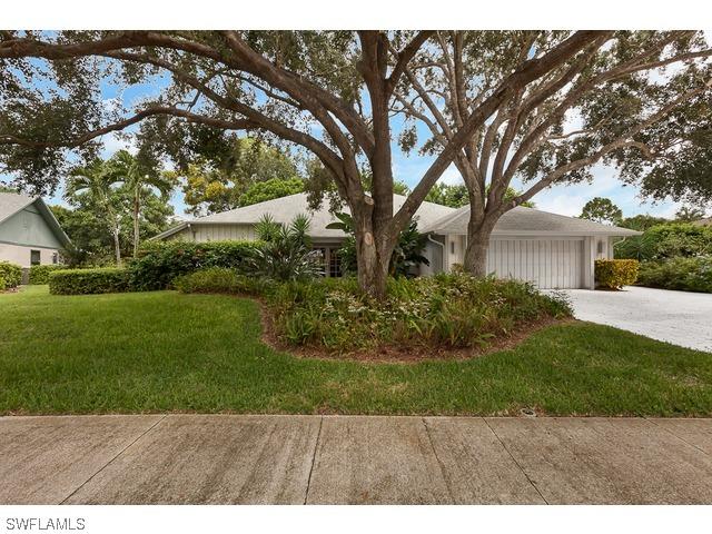2215 Royal Ln., Naples, FL