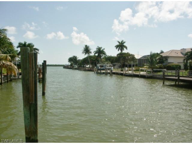 1010 Pettit Ct., Marco Island, FL 34145