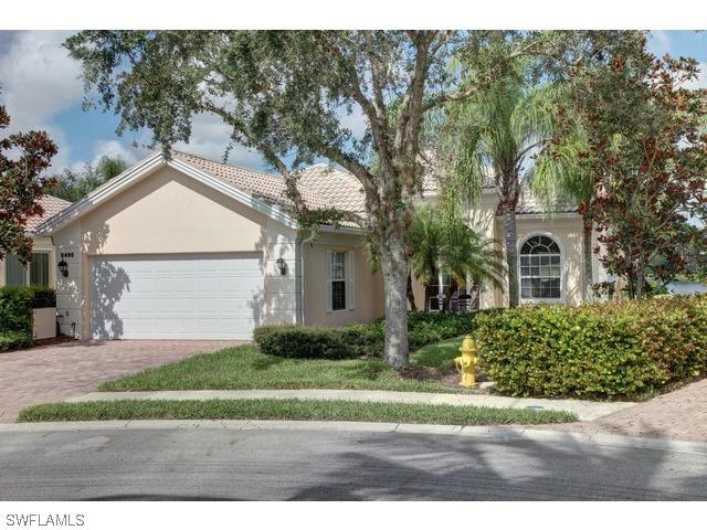 5495 Freeport Ln., Naples, FL 34119