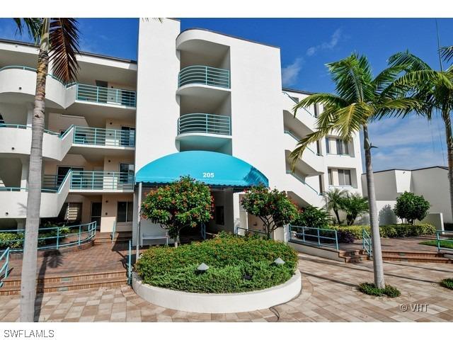 205 Park Shore Dr. #421, Naples, FL