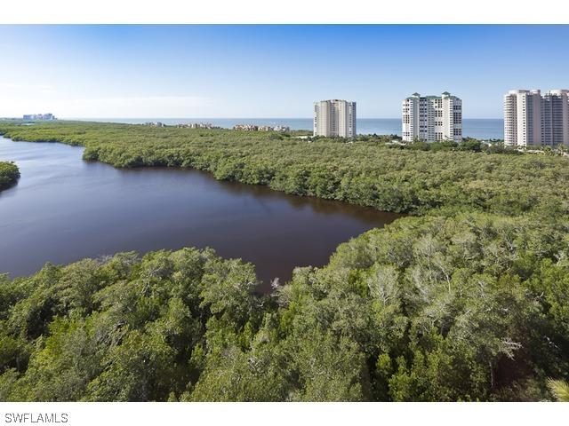 8960 Bay Colony Dr., Naples, FL 34108