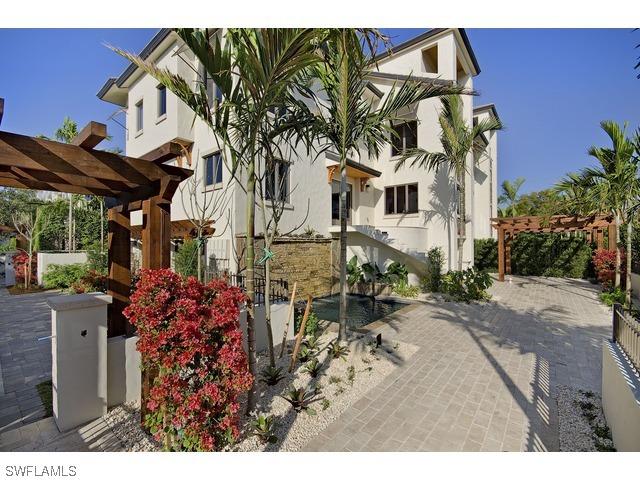 565 10th Ave. #4, Naples, FL 34102