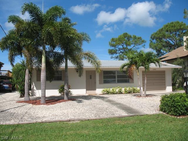 1285 Venetian Way, Naples, FL