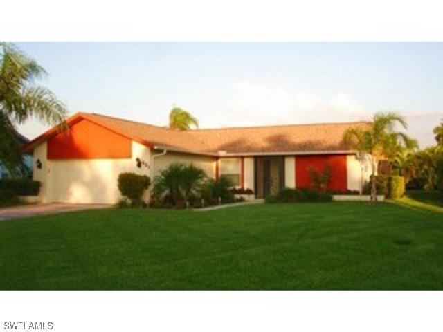 421 Pine Lake Drive Dr., Naples, FL 34112