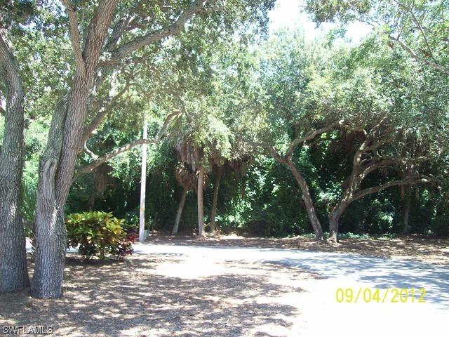 383 Morning Glory Ln., Marco Island, FL 34145