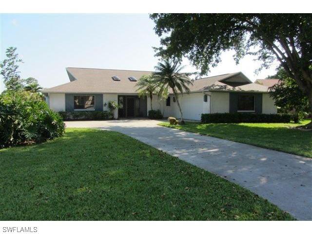 242 Palmetto Dunes Cir., Naples, FL
