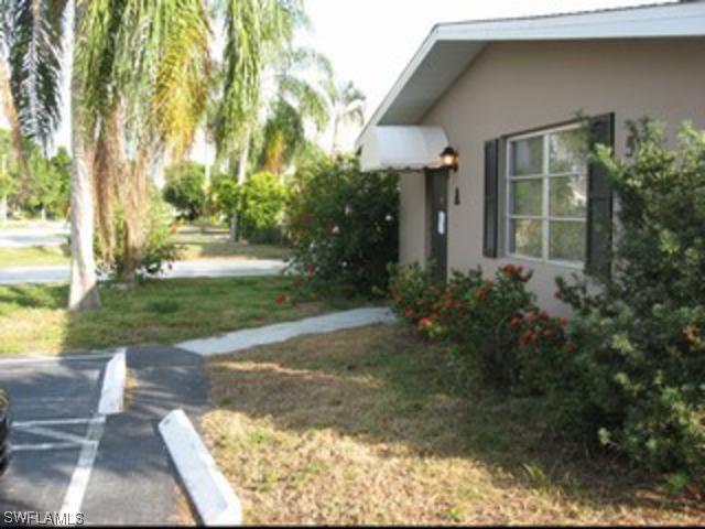 582 100th Ave. #A-B, Naples, FL