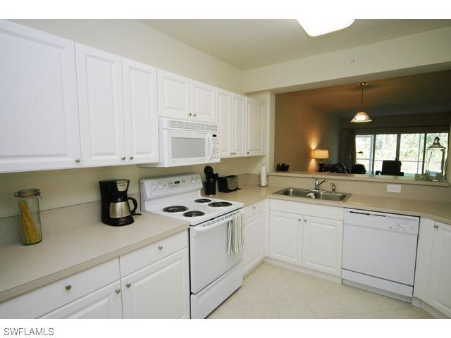 7811 Regal Heron Cir. #102, Naples, FL 34104