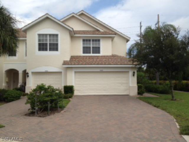 880 Hampton Cir., Naples, FL 34105