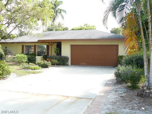 373 Bay Meadows Dr., Naples, FL
