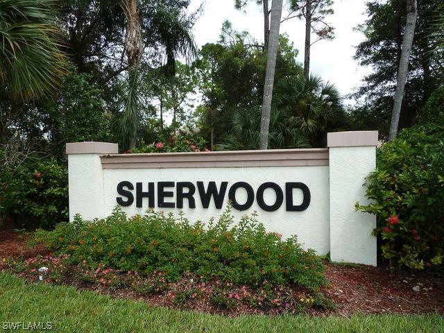 305 Robin Hood Cir. #201, Naples, FL 34104