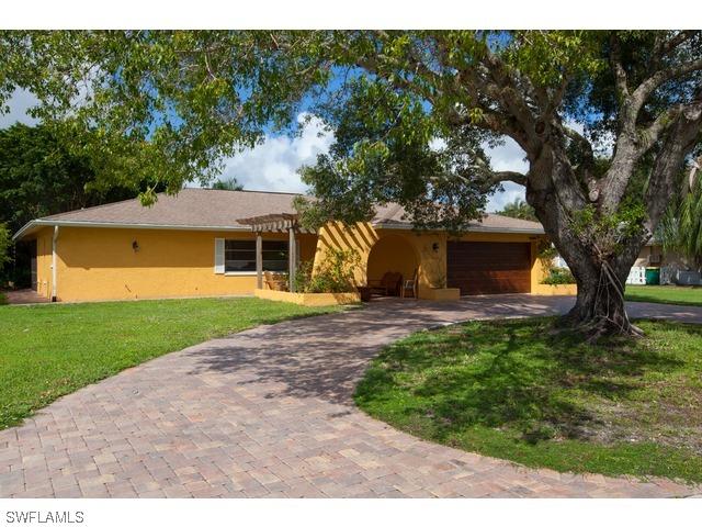 134 Big Springs Dr., Naples, FL 34113