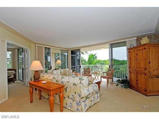 5550 Heron Point Dr. #201, Naples, FL 34108