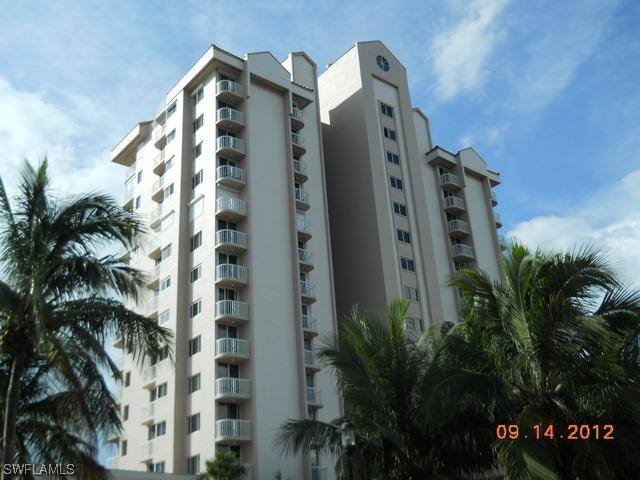 40 Seagate Dr. #102A, Naples, FL