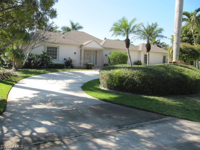 190 1st Ave., Naples, FL 34102