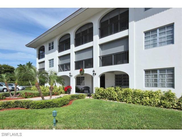 5 Highpoint Cir. #201, Naples, FL 34103