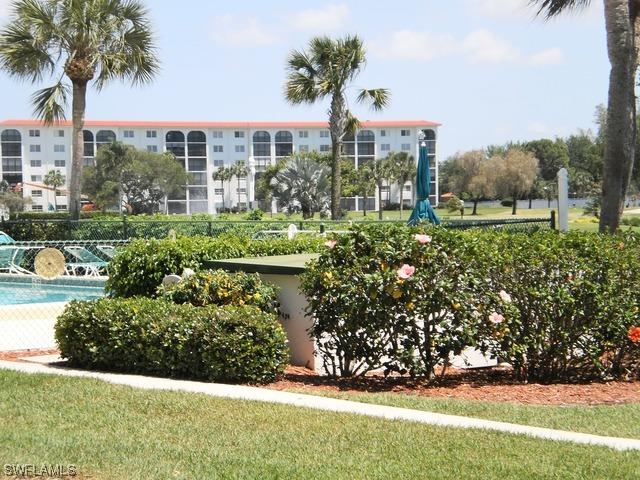 21 Highpoint Cir. #208, Naples, FL 34103