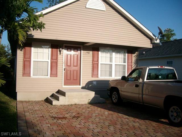 198 Leawood Cir., Naples, FL 34104