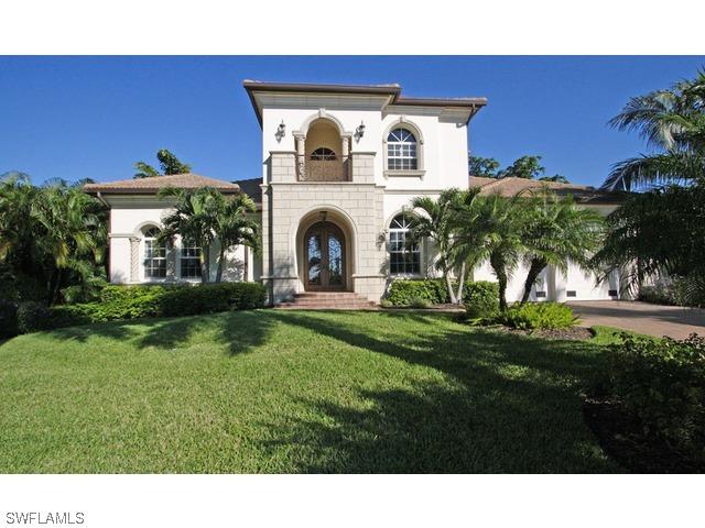 2080 Sheepshead Dr., Naples, FL 34102