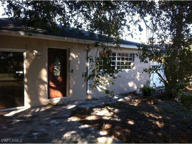 669 99th Ave., Naples, FL 34108