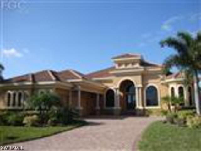 6891 Lakewood Isle Dr., Fort Myers, FL 33908