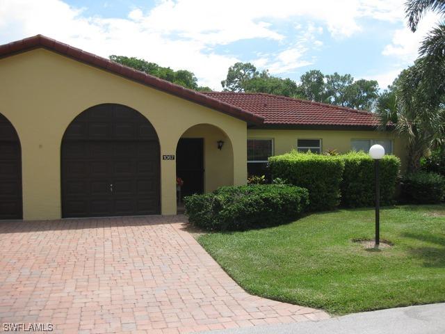 1067 Forest Lakes Dr., Naples, FL