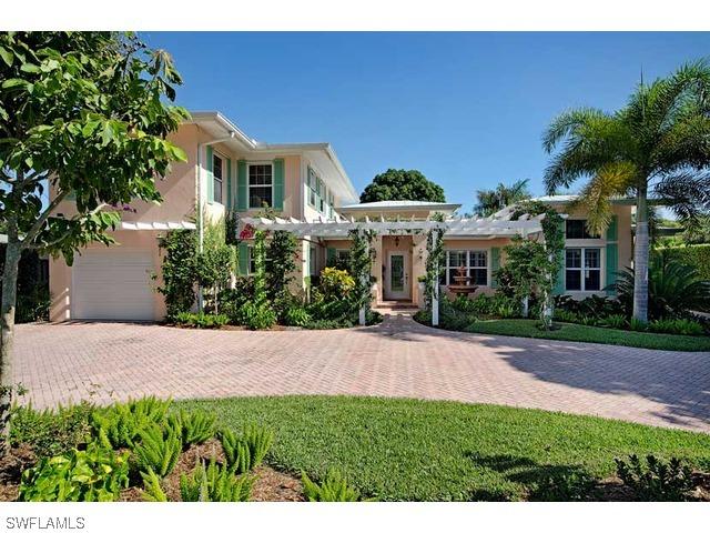 616 Palm Cir., Naples, FL 34102