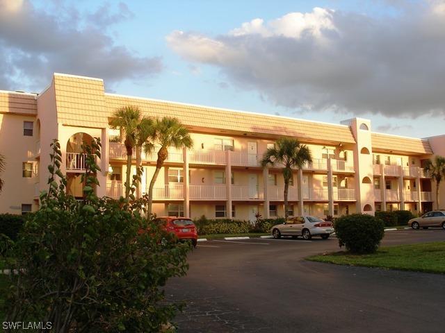 225 Turtle Lake Ct. #102, Naples, FL