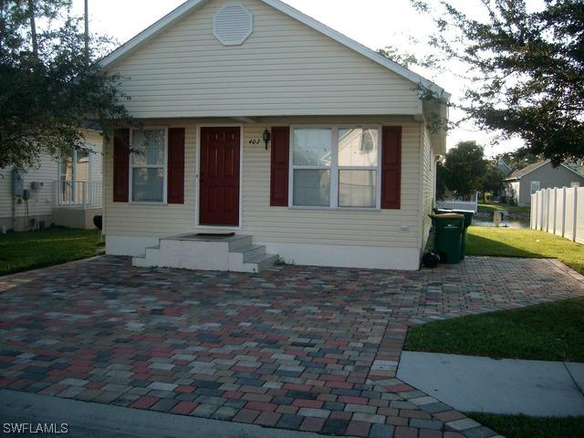 402 Leawood Cir., Naples, FL 34104