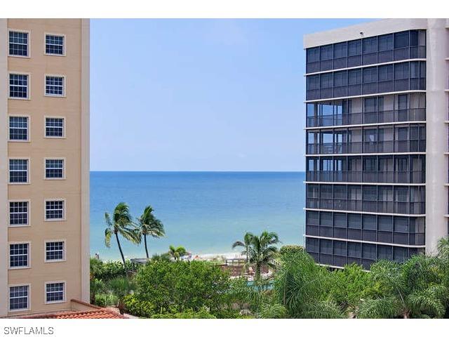 9566 Gulfshore Dr. #PH02, Naples, FL