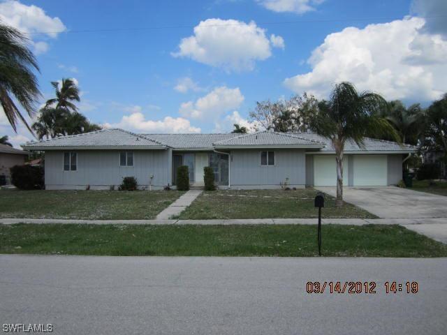 813 Chestnut Ct., Marco Island, FL