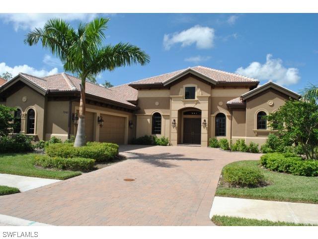 7441 Byrons Way, Naples, FL 34114