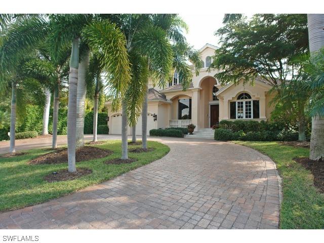 360 Lagoon Ave., Naples, FL 34108