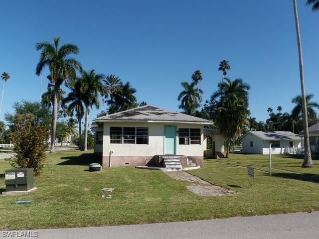 105 Riverside Dr., Everglades City, FL 34139