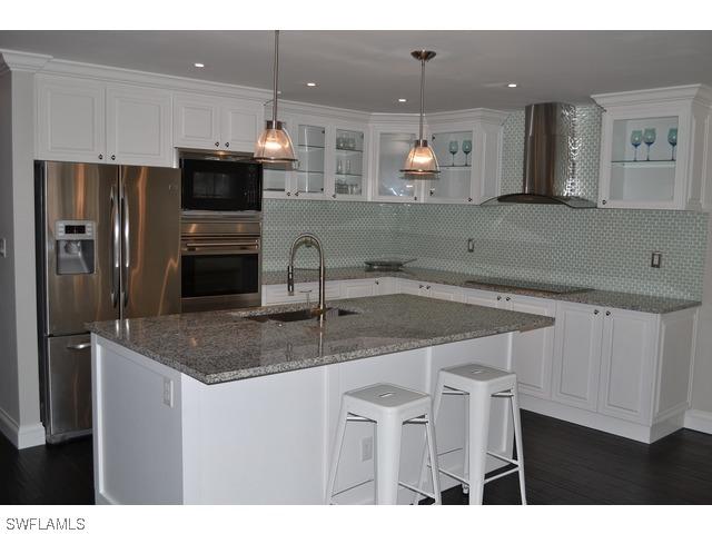 2920 Leeward Ln., Naples, FL