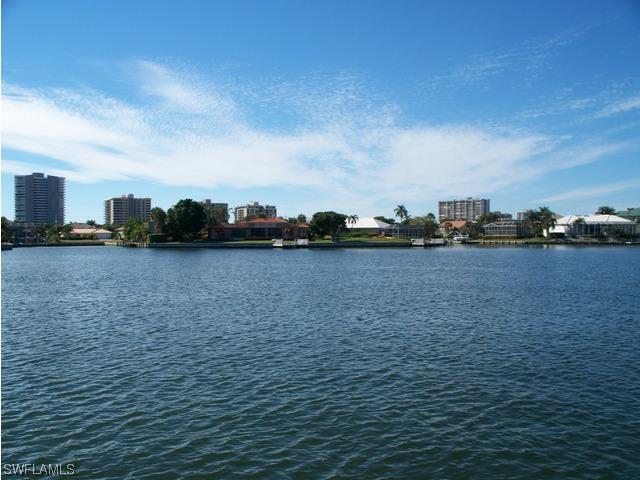 1020 Dana Ct., Marco Island, FL