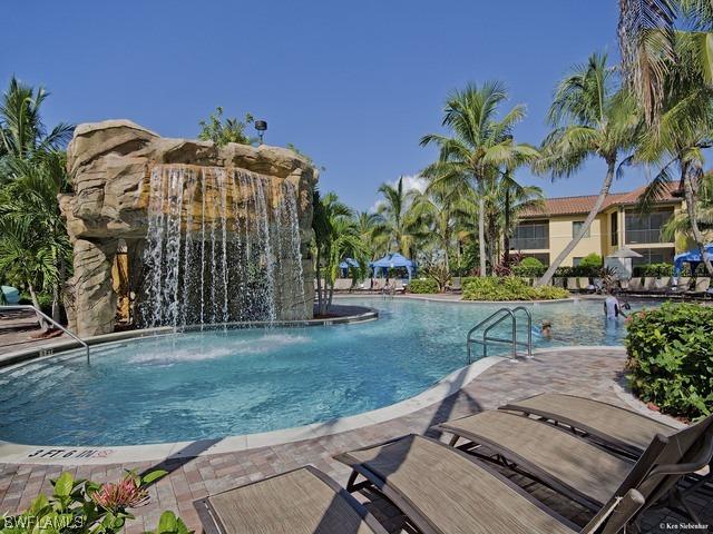 995 Sandpiper St. #B-103, Naples, FL 34102