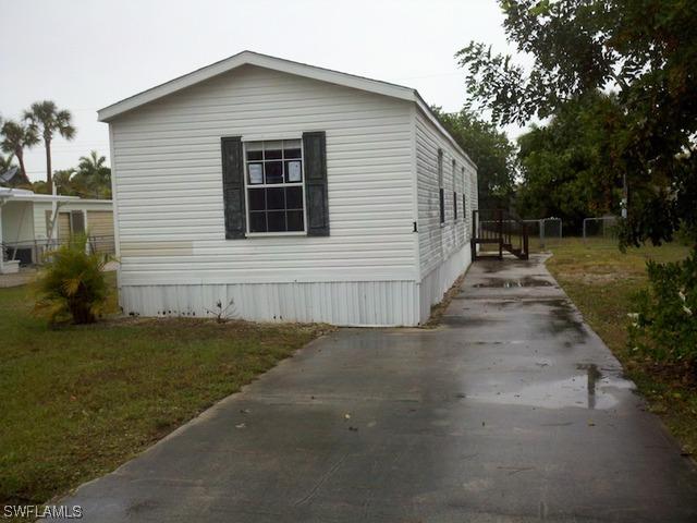 1 Sonderhen Dr., Naples, FL 34114