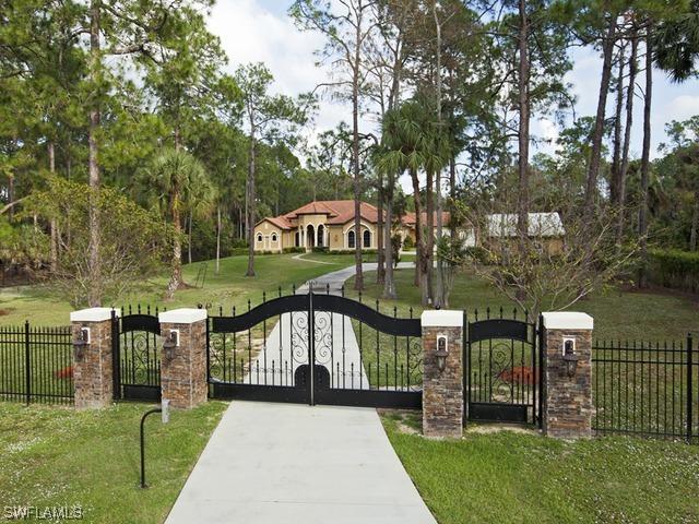 1680 Oakes Blvd., Naples, FL 34119