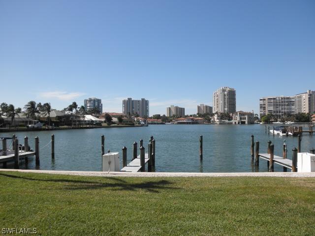 4053 Crayton Rd., Naples, FL 34103