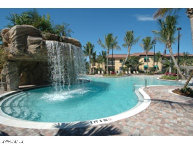 1055 Sandpiper St. #H-105, Naples, FL 34102