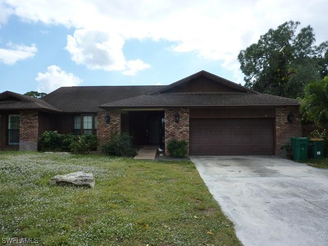 309 Sharwood Dr., Naples, FL 34110