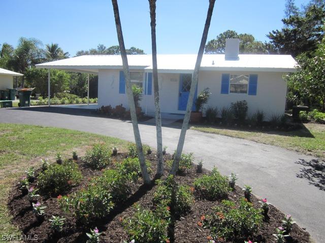 2736 Riverview Dr., Naples, FL 34112